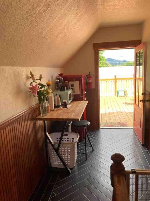 Victorian Guest Getaway-20Mins To Glacier National Park-10Mins To Airport! 컬럼비아 폴스 외부 사진