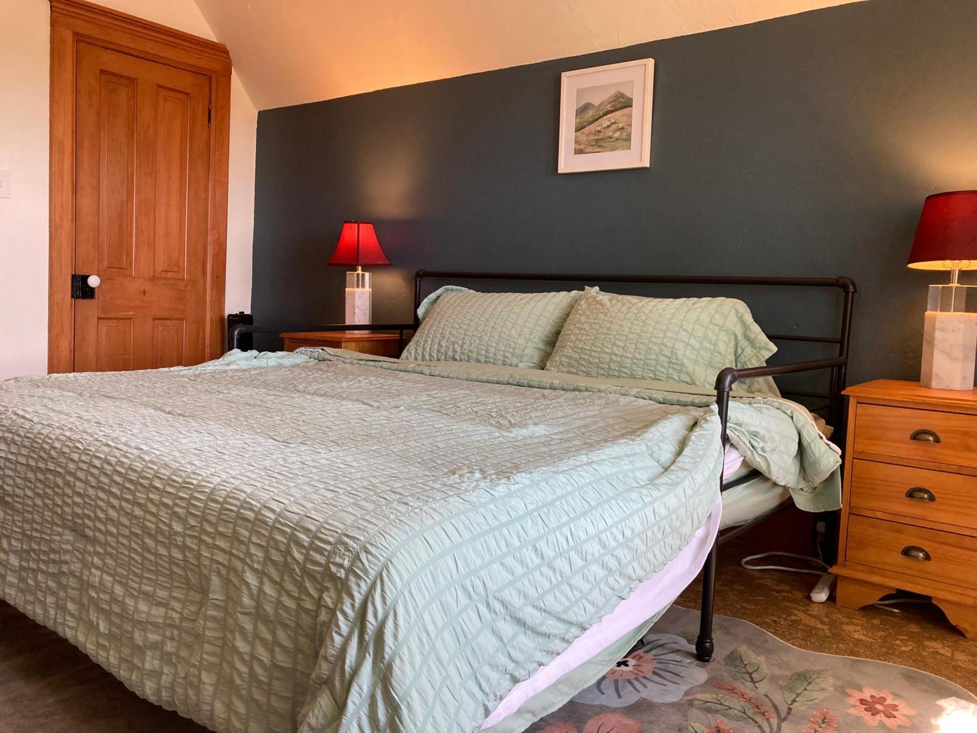 Victorian Guest Getaway-20Mins To Glacier National Park-10Mins To Airport! 컬럼비아 폴스 외부 사진