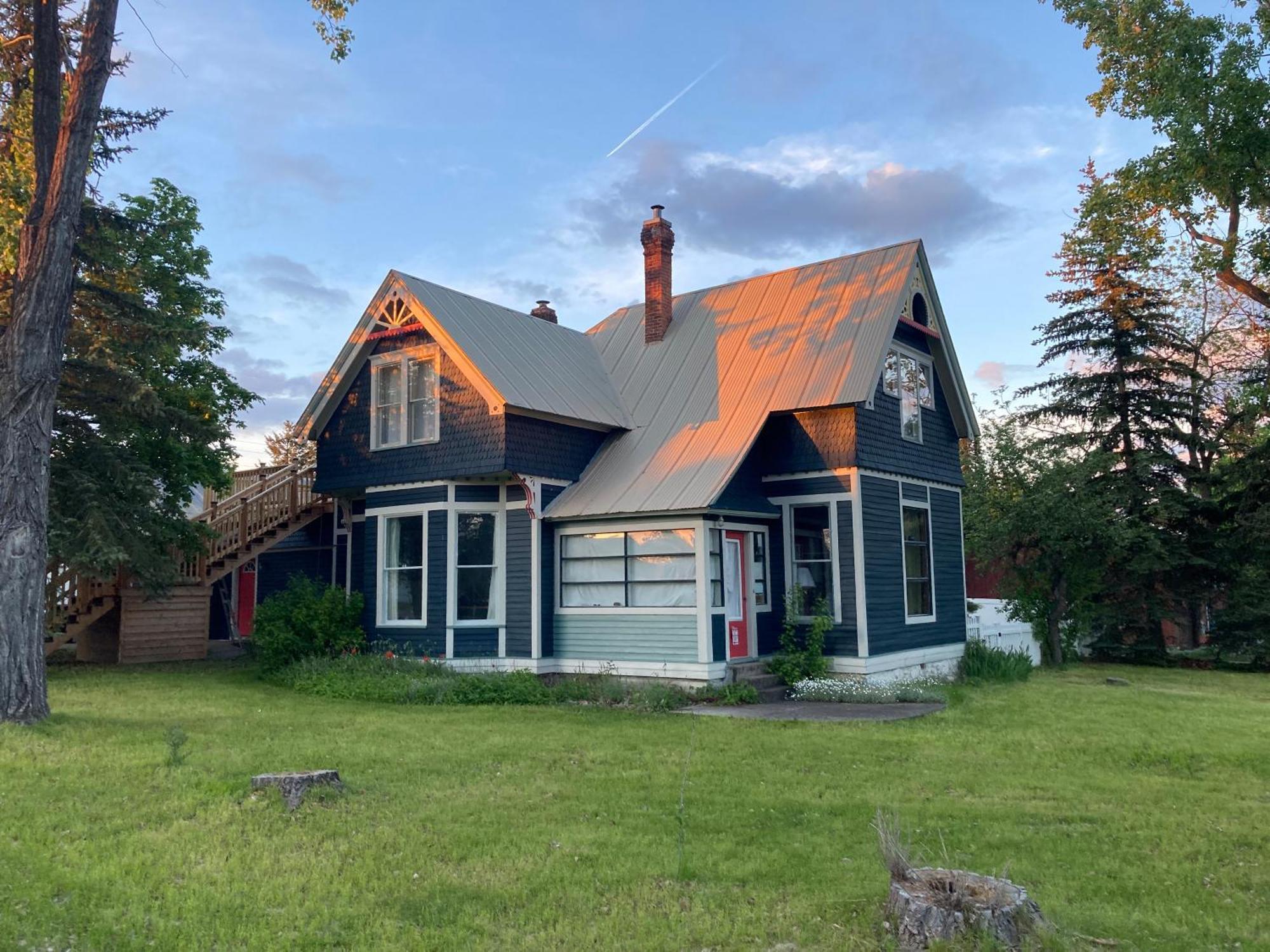 Victorian Guest Getaway-20Mins To Glacier National Park-10Mins To Airport! 컬럼비아 폴스 외부 사진