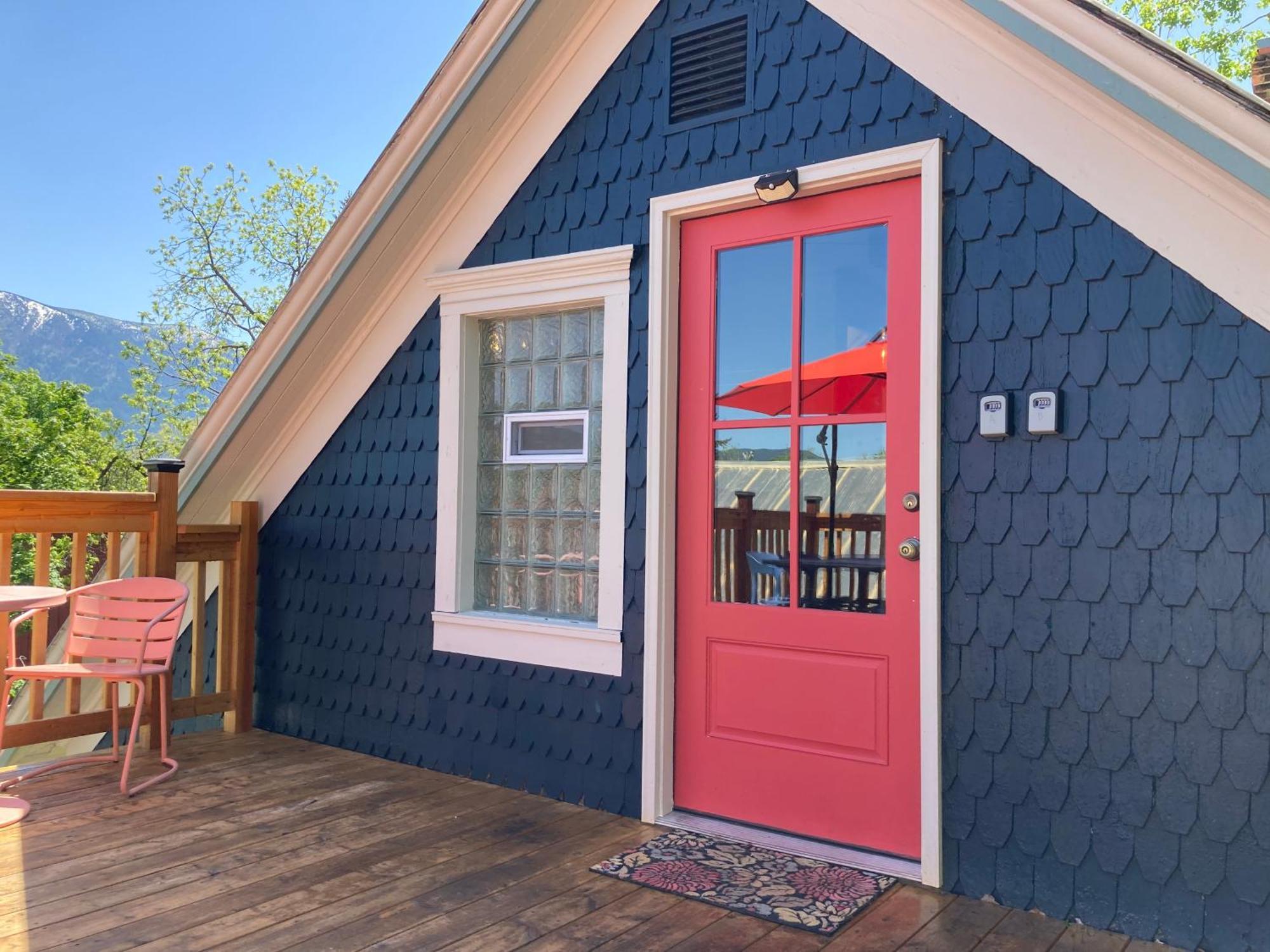 Victorian Guest Getaway-20Mins To Glacier National Park-10Mins To Airport! 컬럼비아 폴스 외부 사진